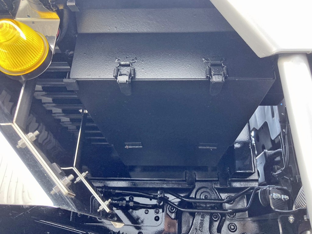 ボディー運転席側前方の状態です。|三菱 スーパーグレート 2PG-FS84HZの写真22