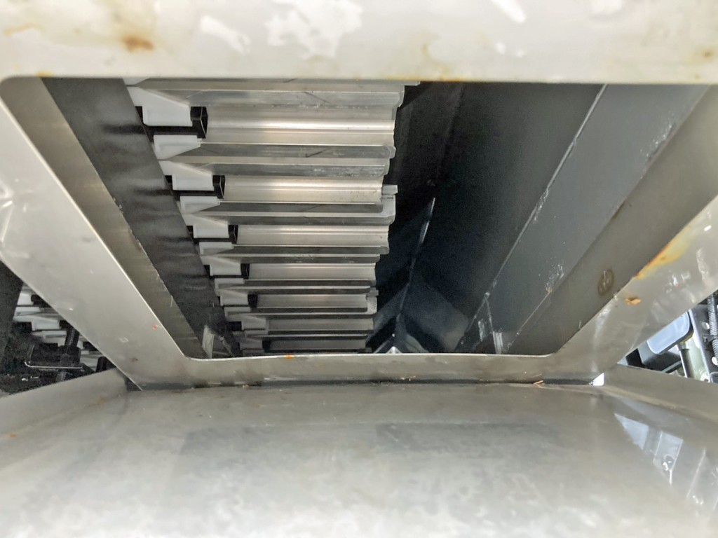 フタを開いた状態です。|三菱 スーパーグレート 2PG-FS84HZの写真23