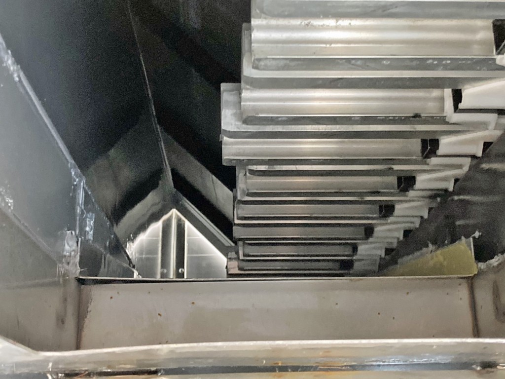 フタを開いた状態です。|三菱 スーパーグレート 2PG-FS84HZの写真25