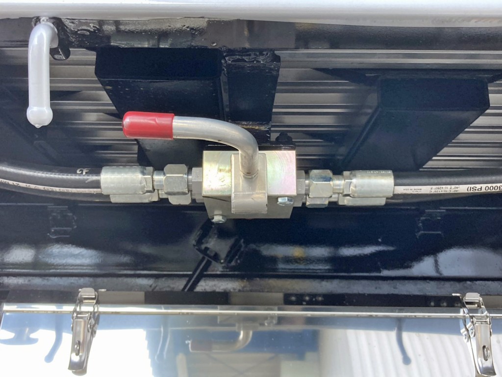 ムービングフロアーの操作レバーです。|三菱 スーパーグレート 2PG-FS84HZの写真27