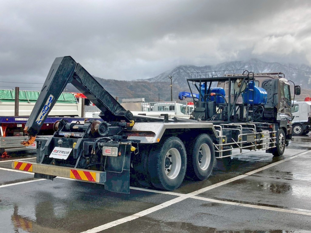 いすゞ ギガ QKG-CYZ77Aの写真4