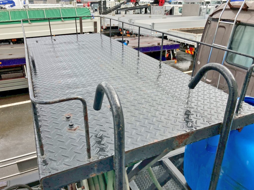 つい立上部の踊り場の状態です。|いすゞ ギガ QKG-CYZ77Aの写真10