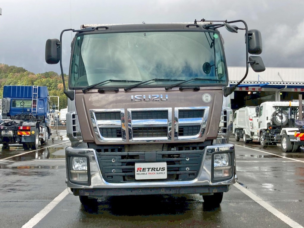 運転席側へ傾き下がり(7㎝)があります。|いすゞ ギガ QKG-CYZ77Aの写真31