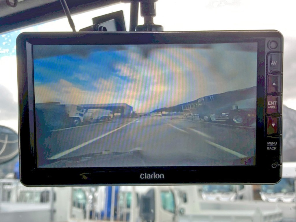 液晶バックモニター付きです。|いすゞ ギガ QKG-CYZ77Aの写真35