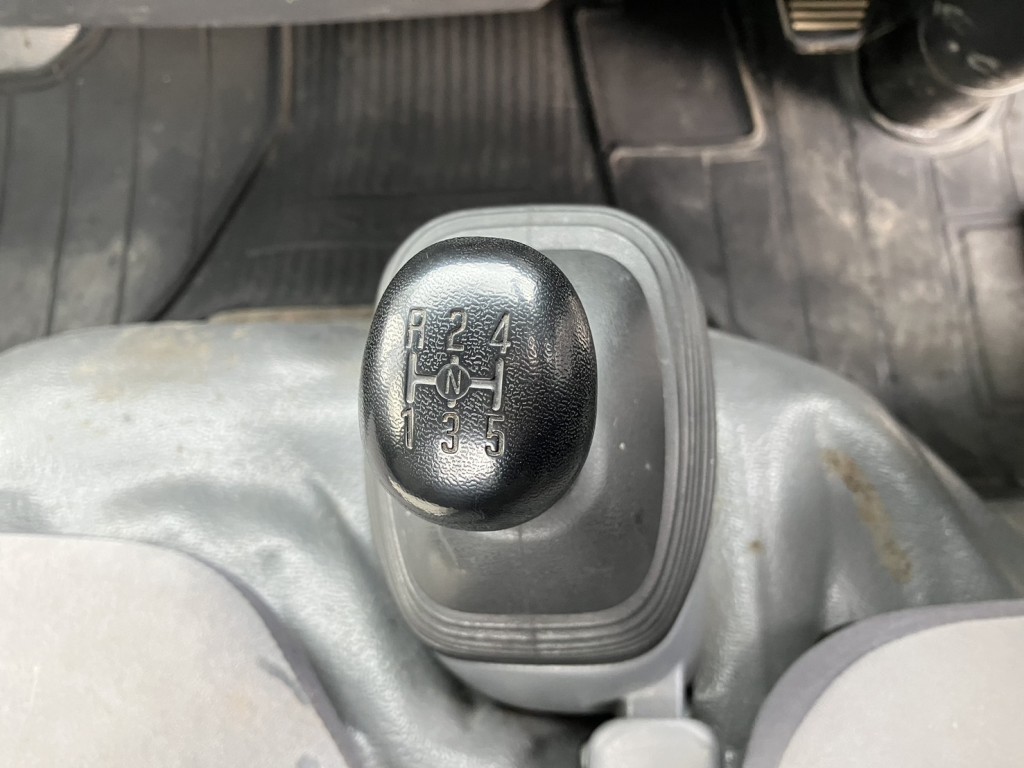 いすゞ エルフ SKG-NJR85A(2WD)の写真7