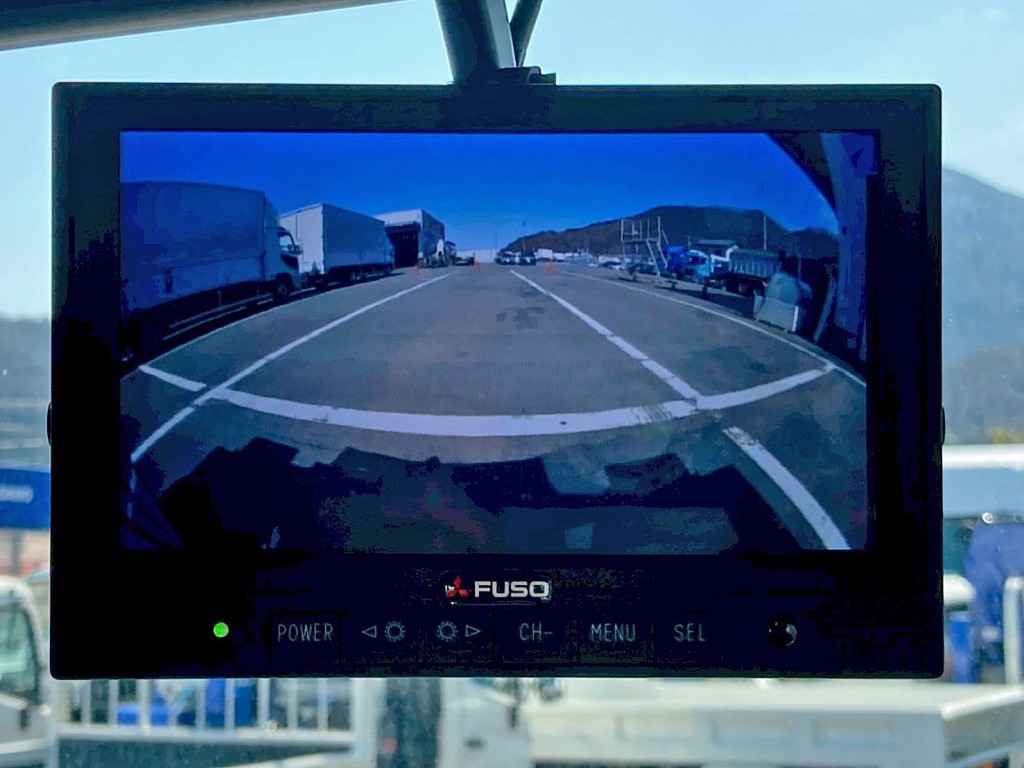 液晶バックモニター付きです。|三菱 スーパーグレート 2KG-FV80VJRの写真17