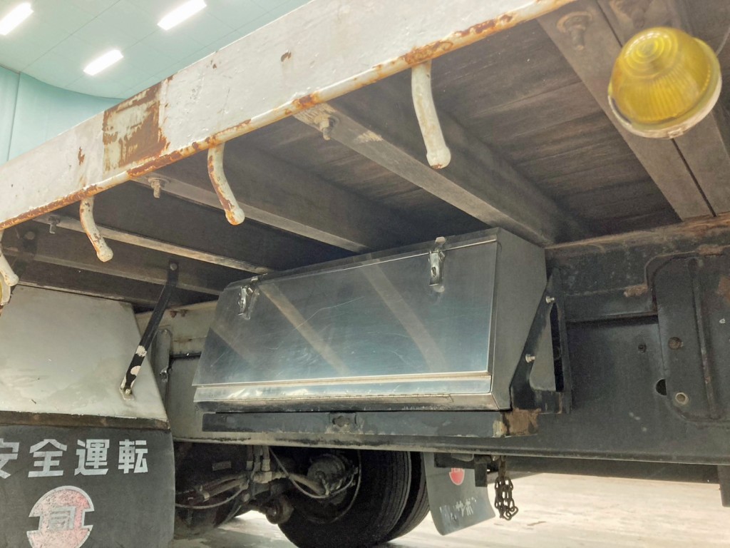 シャーシとネタの状態です。(縦ネタは鉄製・横ネタは木製です)|三菱 ファイター LDG-FQ62Fの写真8