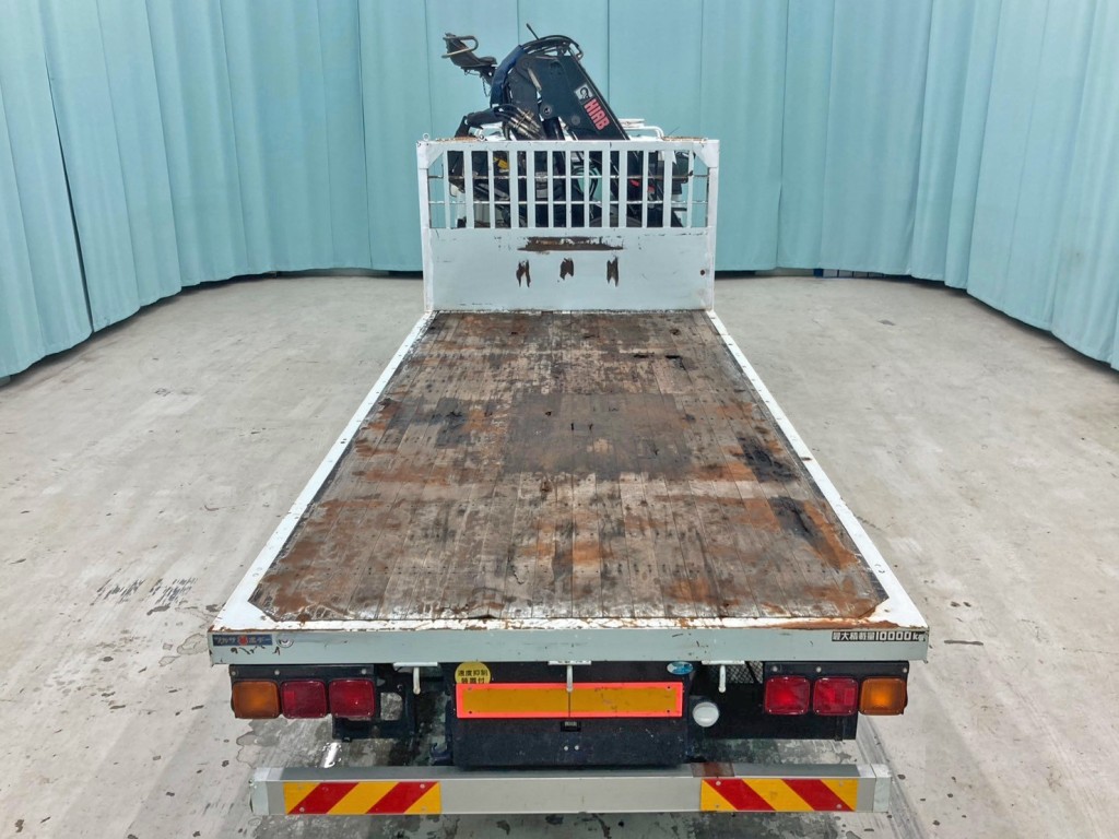 床は板張りです。|三菱 ファイター LDG-FQ62Fの写真11