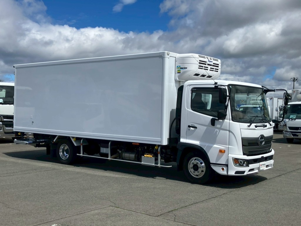 日野 レンジャー 2KG-FC2ABA(2WD)の写真2