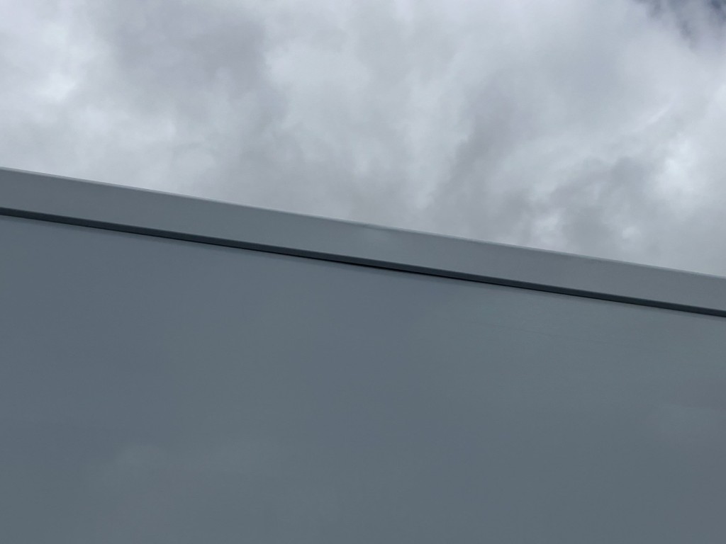 助手席側ボディー上部にヘコミがあります。|日野 レンジャー 2KG-FC2ABA(2WD)の写真26