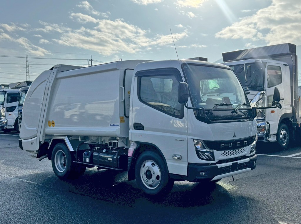 三菱 キャンター 2RG-FEAV0(2WD)の写真2