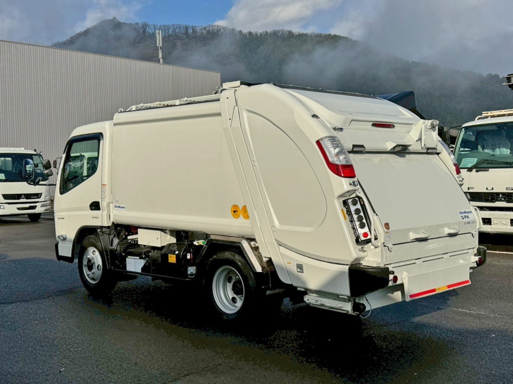 三菱 キャンター 2RG-FEAV0(2WD)の写真3