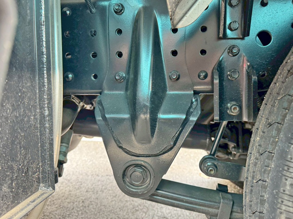 リーフサスです。|三菱 キャンター 2RG-FEAV0(2WD)の写真5