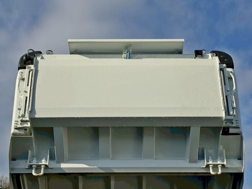 汚水タンク底面の状態です。|三菱 キャンター 2RG-FEAV0(2WD)の写真8