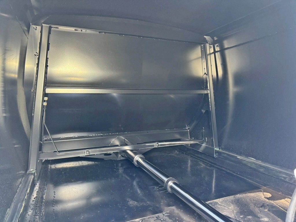 排出板裏側の状態です。|三菱 キャンター 2RG-FEAV0(2WD)の写真12