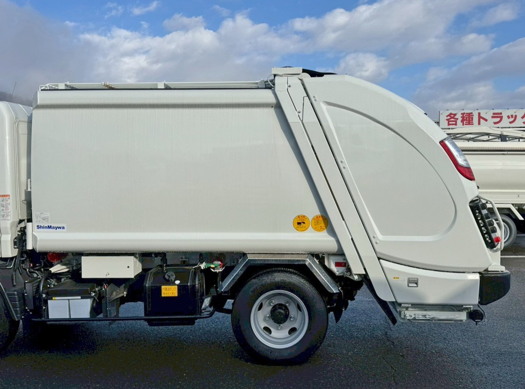 タンクの外観状態です。(助手席側)|三菱 キャンター 2RG-FEAV0(2WD)の写真18