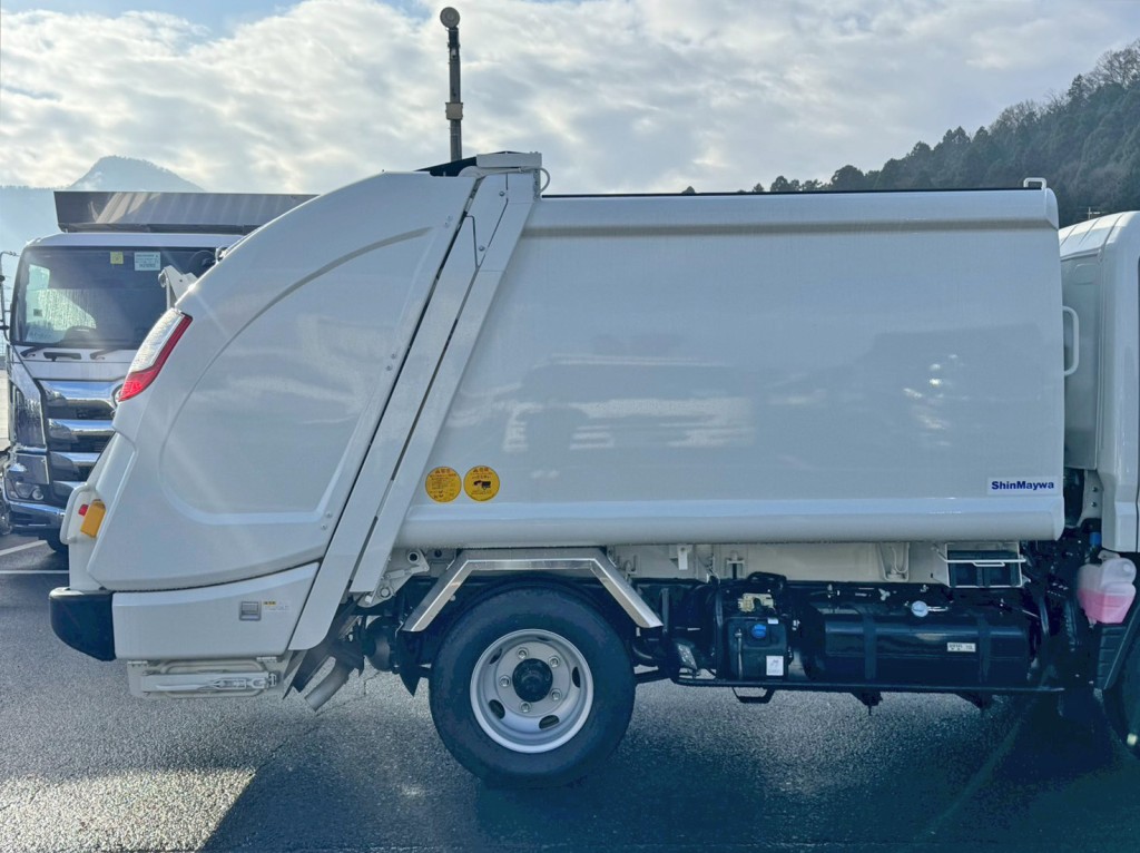 タンクの外観状態です。(運転席側)|三菱 キャンター 2RG-FEAV0(2WD)の写真19