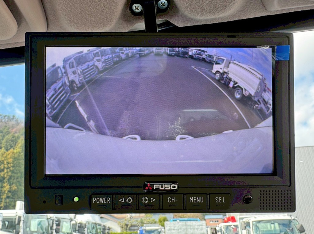 液晶バックモニター付きです。|三菱 キャンター 2RG-FEAV0(2WD)の写真23