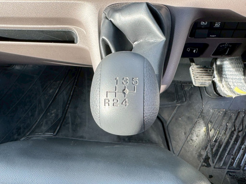 三菱 キャンター 2RG-FEAV0(2WD)の写真25