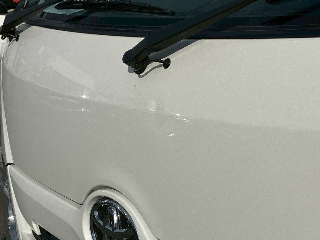 フロントパネルにキズ・ヘコミがあります。|トヨタ カゼット 2RG-XZU712(2WD)の写真14