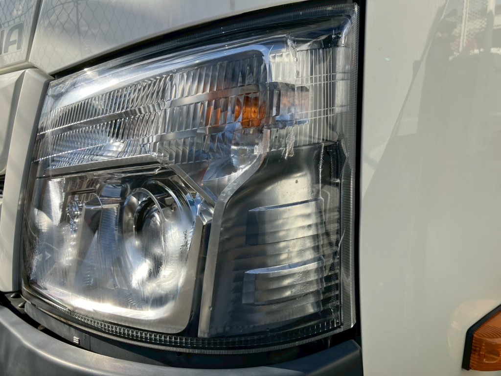 助手席側ヘッドライトに割れ・水混入があります。|トヨタ カゼット 2RG-XZU712(2WD)の写真20