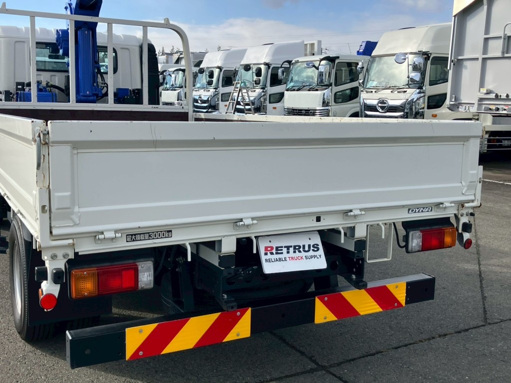 リヤアオリにキズ・サビ・ヘコミがあります。|トヨタ カゼット 2RG-XZU712(2WD)の写真23