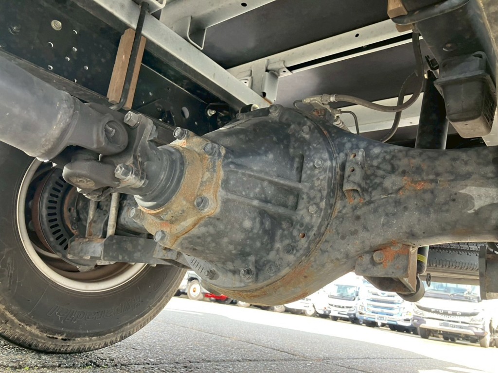 デフ周りにサビがあります。|トヨタ カゼット 2RG-XZU712(2WD)の写真24