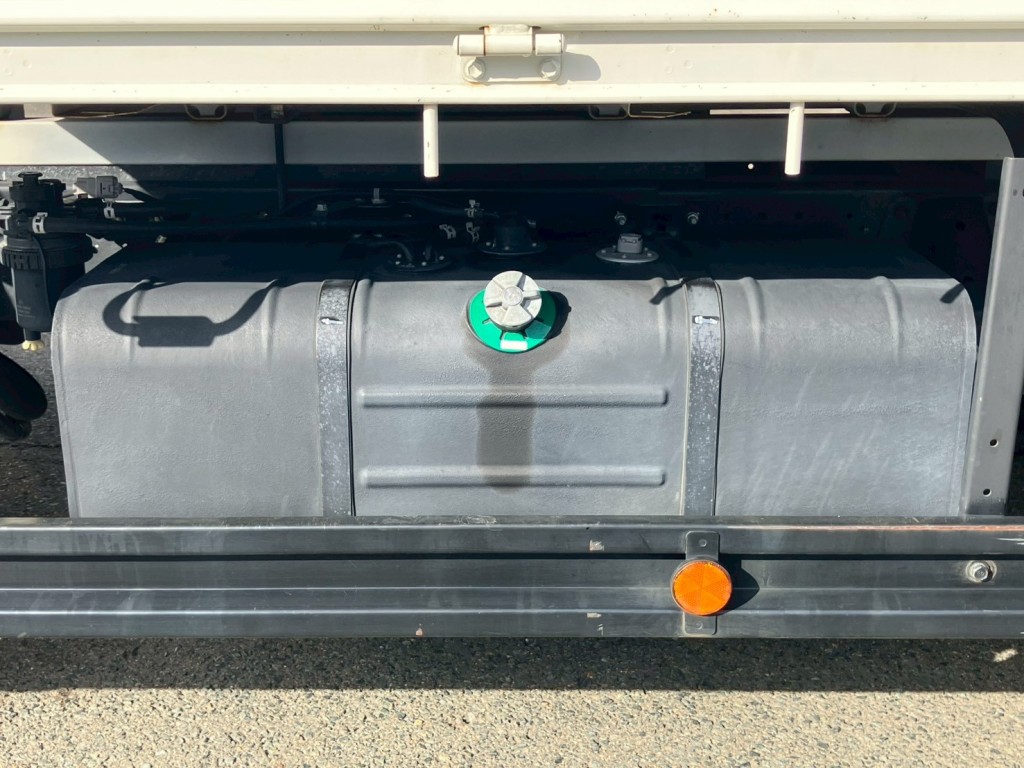 燃料タンクは100Lです。|トヨタ カゼット 2RG-XZU712(2WD)の写真26