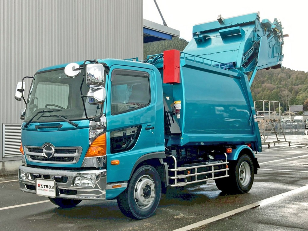 フロント周り、メッキパーツで飾っています。|日野 レンジャー LKG-FJ7JDAAの写真1