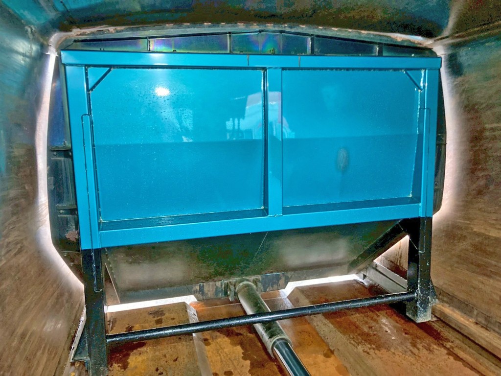 排出板裏側の状態です。|日野 レンジャー LKG-FJ7JDAAの写真15