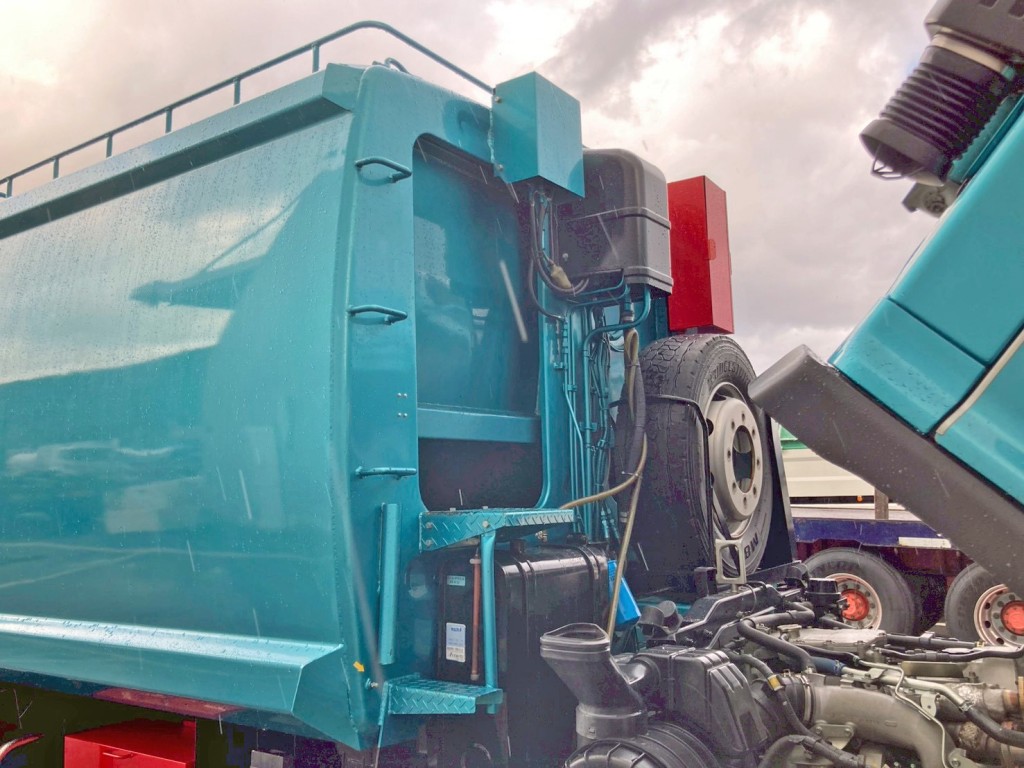 タンク前方の状態です。(運転席側)|日野 レンジャー LKG-FJ7JDAAの写真17