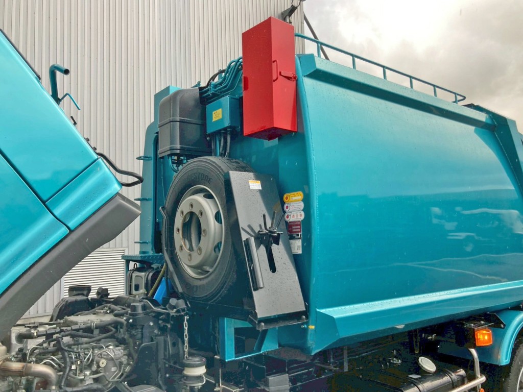 タンク前方の状態です。(助手席側)|日野 レンジャー LKG-FJ7JDAAの写真19