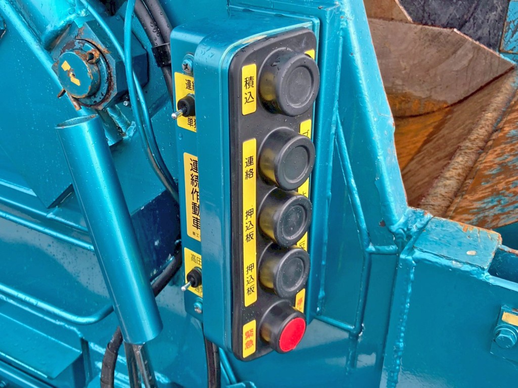 連続 ⇔ 単独切り替えスイッチ付きです。|日野 レンジャー LKG-FJ7JDAAの写真28