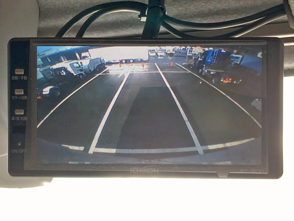 液晶バックモニター付きです。|いすゞ フォワード 2RG-FRR90S2(2WD)の写真27