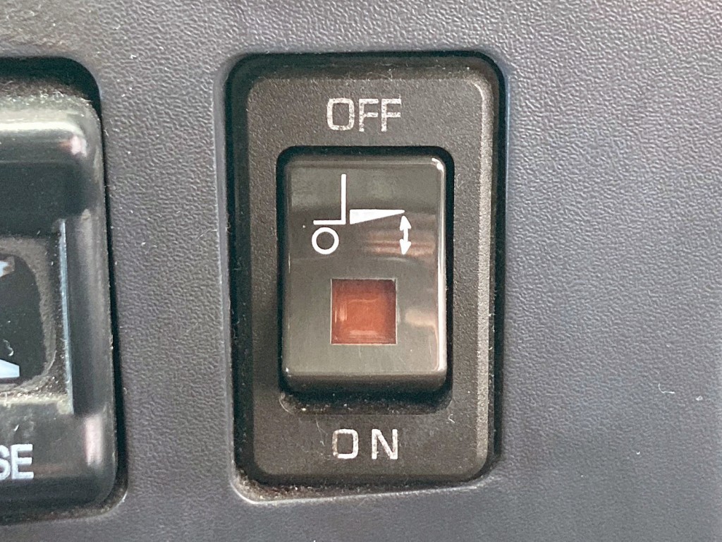 ゲートのメインスイッチです。|いすゞ フォワード 2RG-FRR90S2(2WD)の写真28