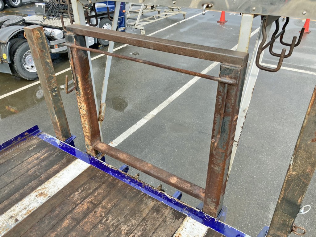 スタンションにシートデッキが取り付けられています。|東邦 TF36H2C3の写真12