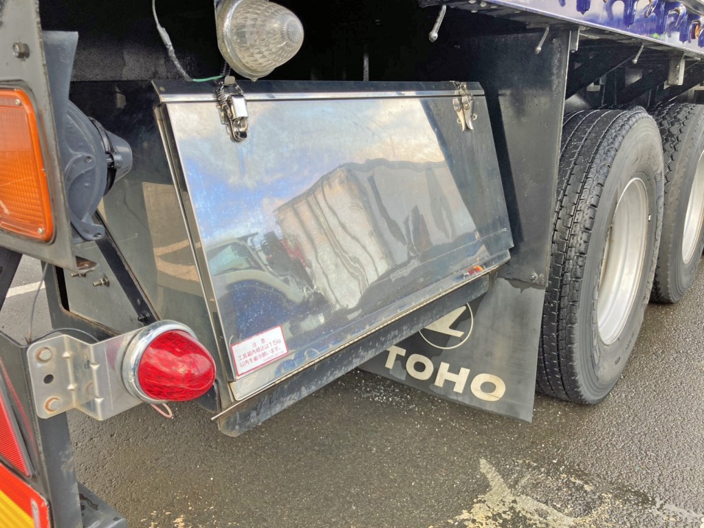 運転席側後方にステンレス製の工具箱が付いています。|東邦 TF36H2C3の写真17