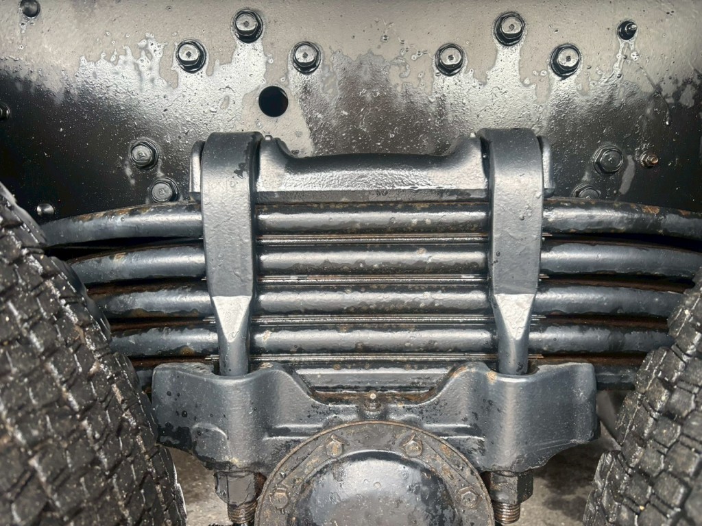 リーフサスです。|三菱 スーパーグレート 2PG-FV70HXの写真5