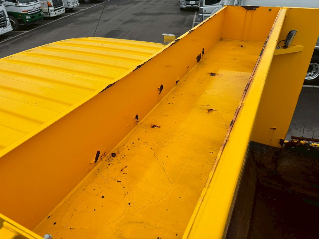 シートデッキの状態です。|三菱 スーパーグレート 2PG-FV70HXの写真11