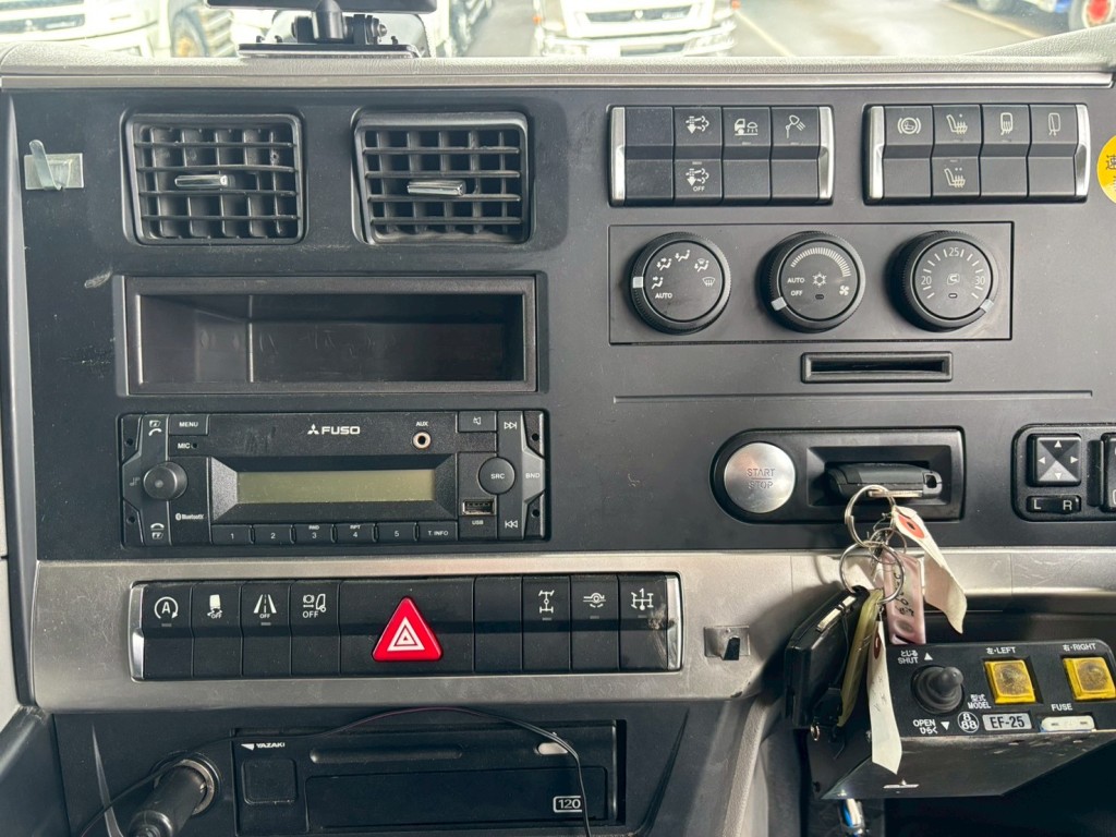 三菱 スーパーグレート 2PG-FV70HXの写真33