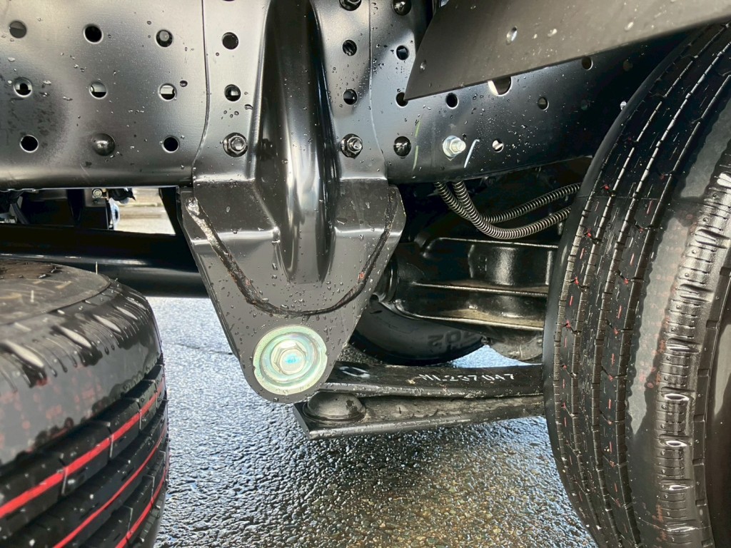 リーフサスです。|三菱 キャンター 2RG-FBA20(2WD)の写真5