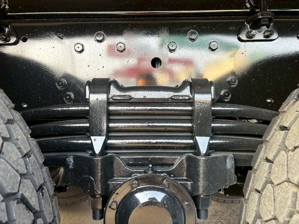 リーフサスです。|三菱 スーパーグレート 2PG-FV80HZの写真5