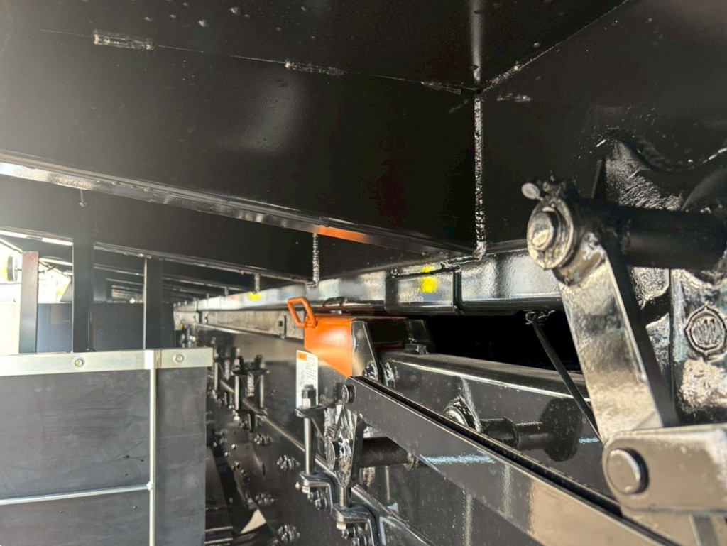 シャーシとネタの状態です|三菱 スーパーグレート 2PG-FV80HZの写真6