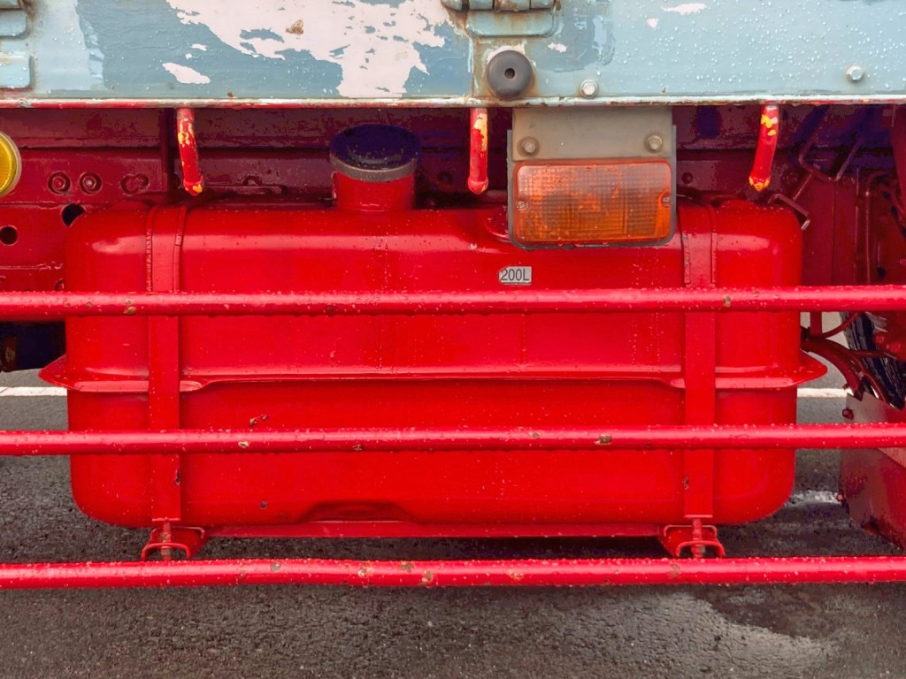 燃料タンクは200Lです。|三菱 ファイター QDG-FQ62Fの写真34