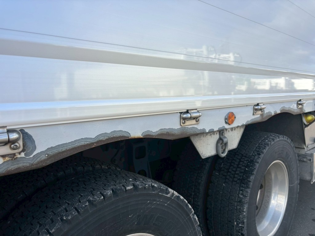 サイドレール塗装ハゲあります。|三菱 スーパーグレート 2PG-FY74HYの写真21
