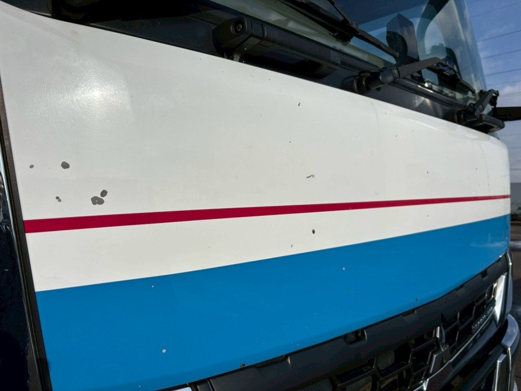 フロントパネル飛び石、塗装剝がれあります。|三菱 スーパーグレート 2PG-FY74HYの写真24