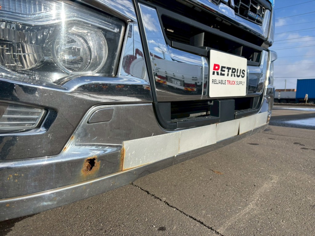 フロントバンパースカート腐食穴あります。|三菱 スーパーグレート 2PG-FY74HYの写真30