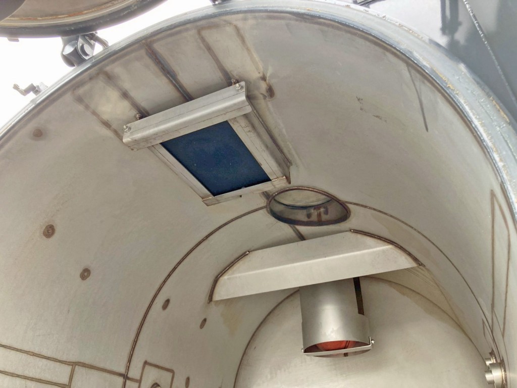 タンク上部の状態です。|日野 レンジャー 2KG-FD2ABA(2WD)の写真10