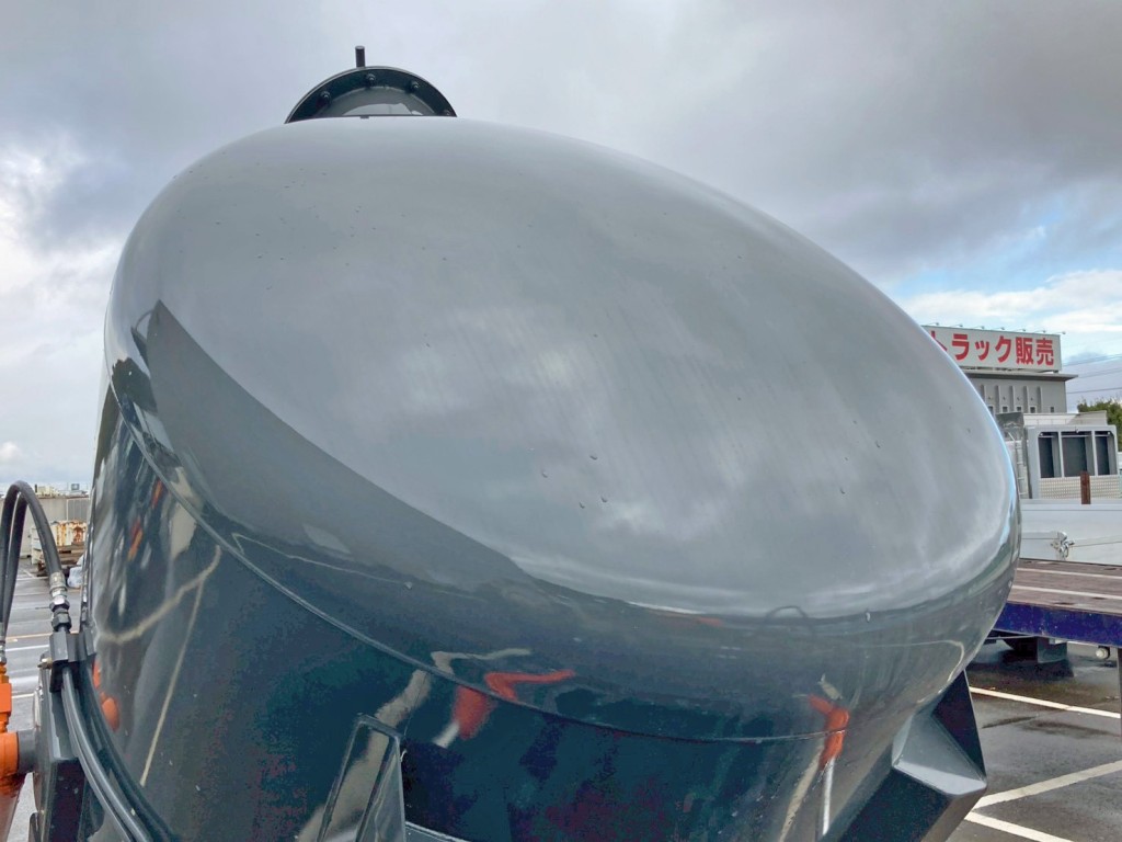 タンク前鑑もステンレス製です。|日野 レンジャー 2KG-FD2ABA(2WD)の写真13