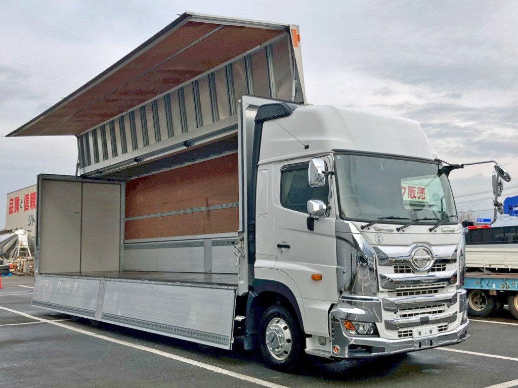 ホイールはアルミ製です。|日野 プロフィア 2DG-FW1AHCの写真2